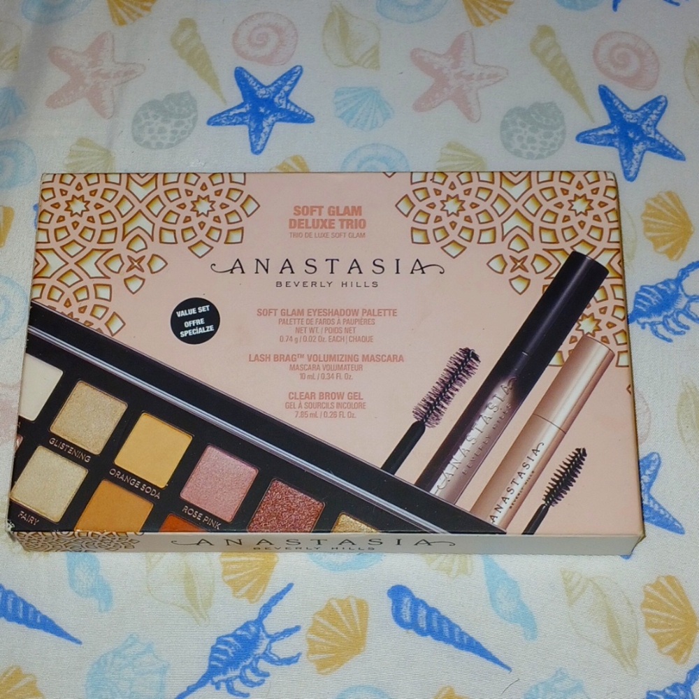ANASTASIA Beverly Hills Soft Glam Deluxe Trio Bundle